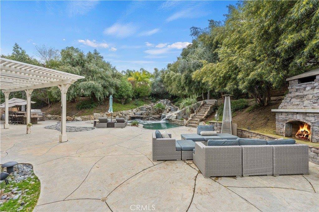 29339 Las Terreno Lane, Valencia, CA 91354