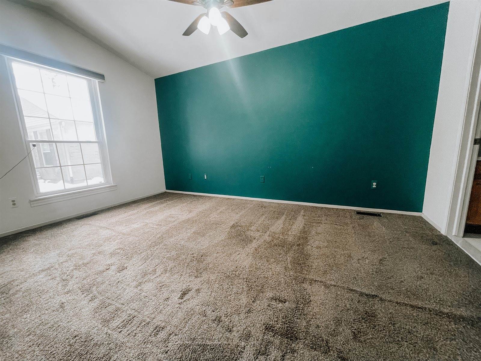 60 Pine Tree Ridge Drive, Waterford, MI 48327