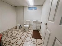 60 Pine Tree Ridge Drive, Waterford, MI 48327