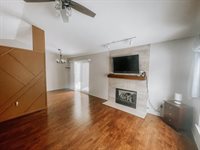 60 Pine Tree Ridge Drive, Waterford, MI 48327