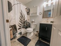 60 Pine Tree Ridge Drive, Waterford, MI 48327