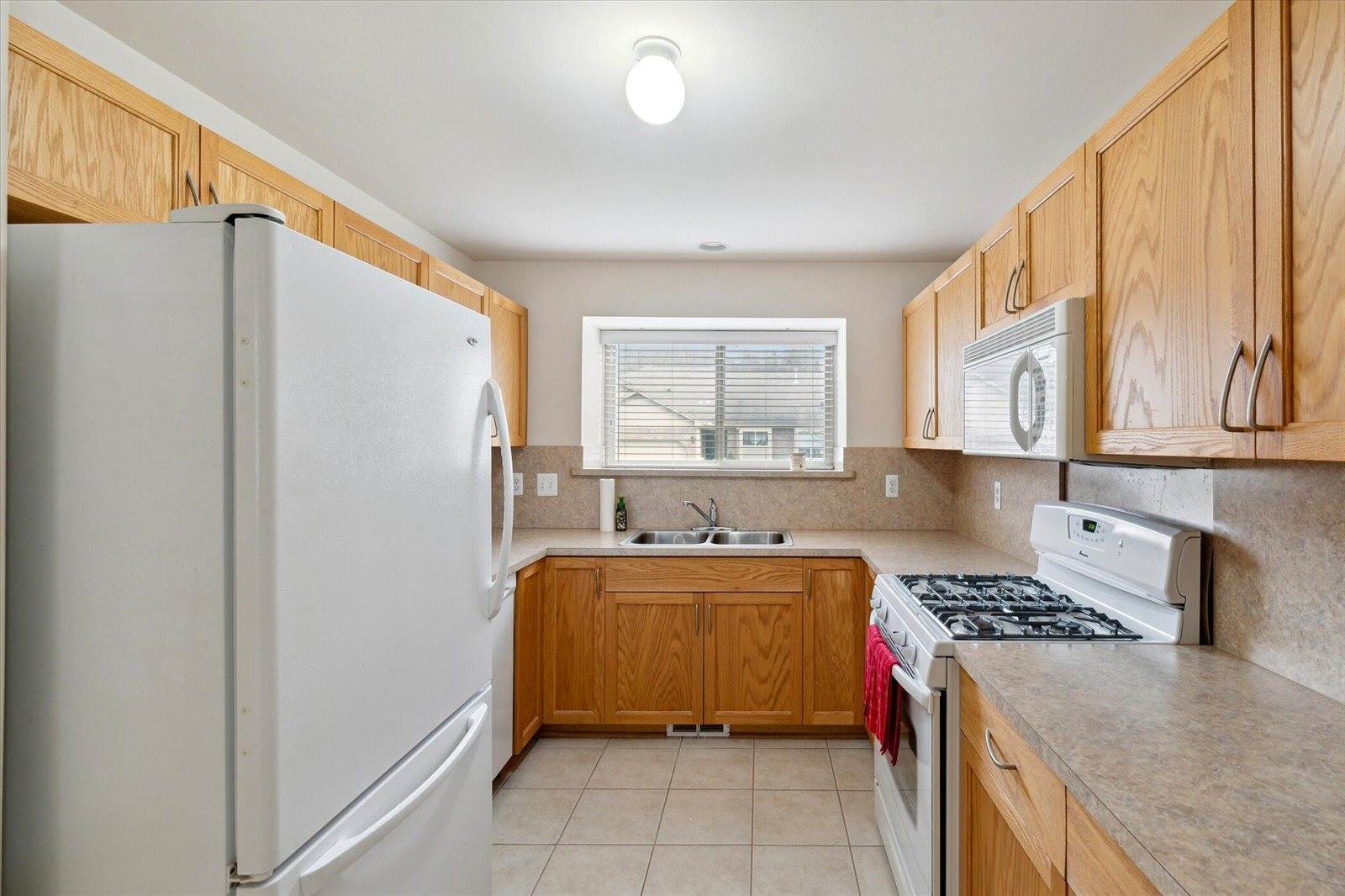 17462 Ava Court, New Boston, MI 48164