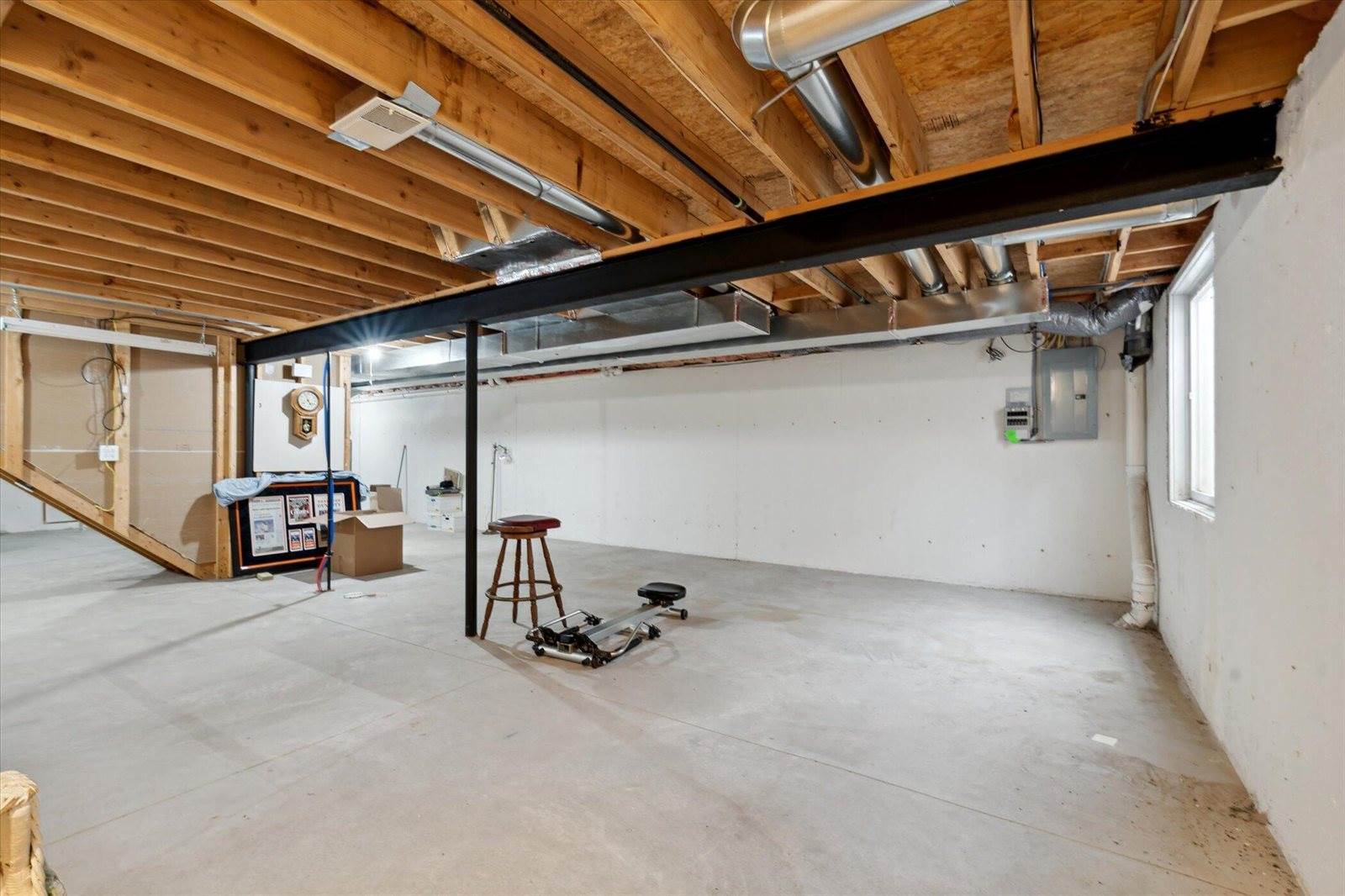 17462 Ava Court, New Boston, MI 48164