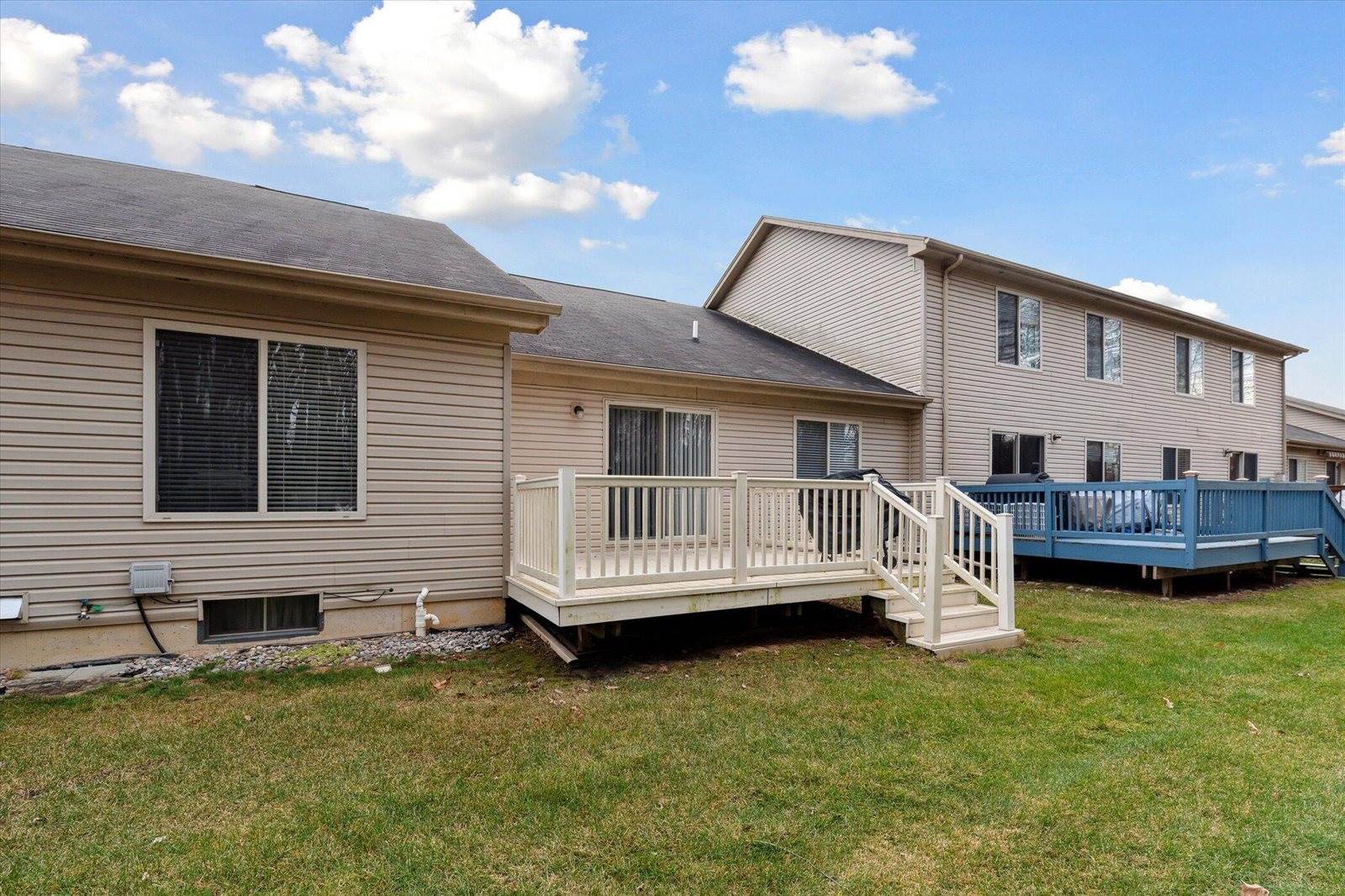 17462 Ava Court, New Boston, MI 48164