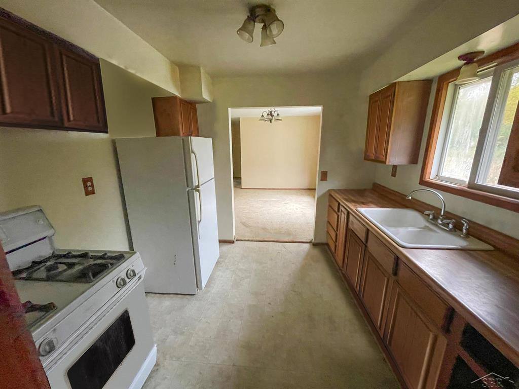 5490 North Water, Edenville Township, MI 48657