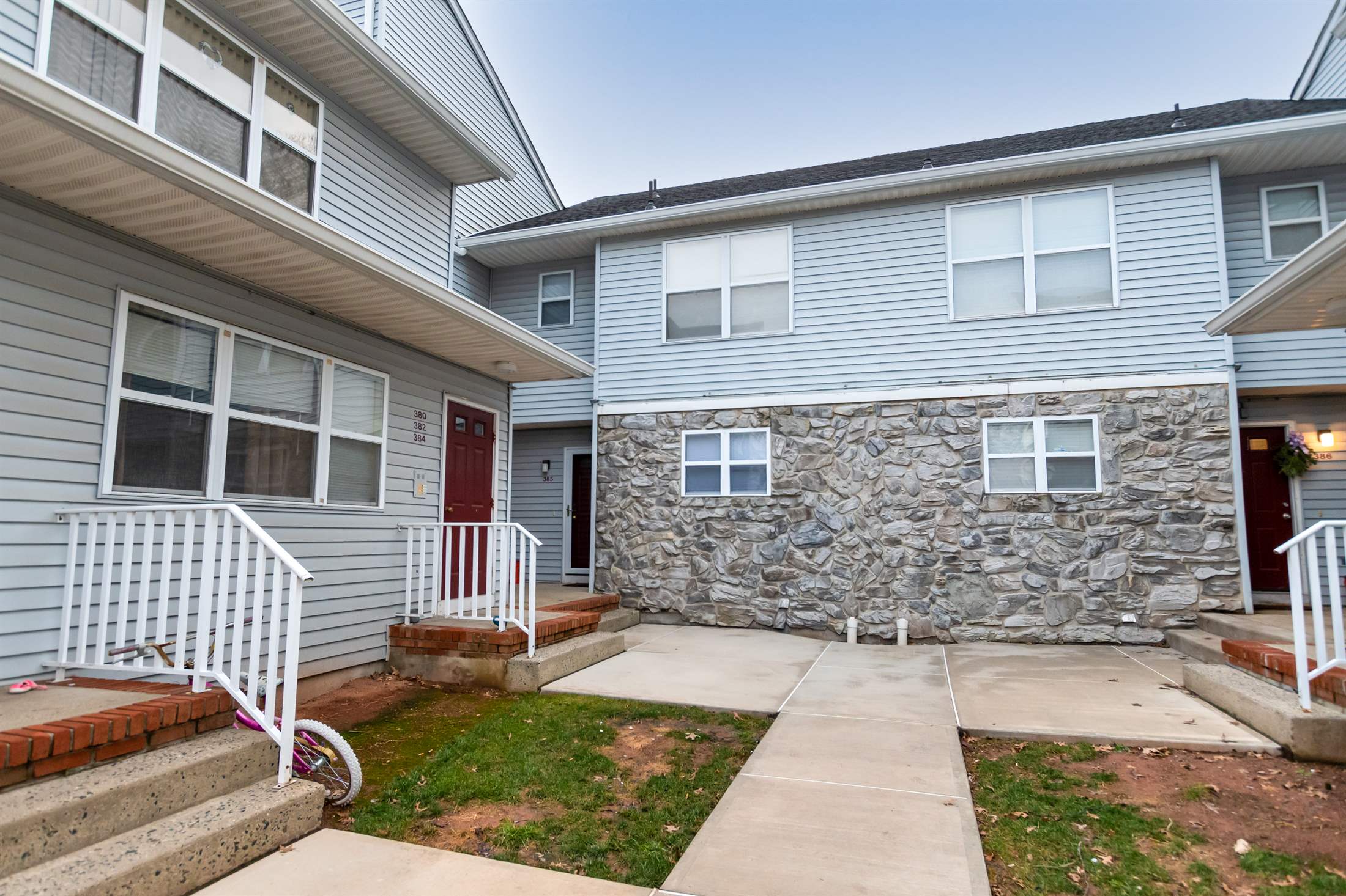 380 Keswick Drive, Piscataway, NJ 08854