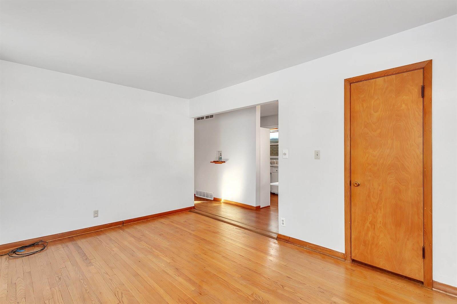 3881 East Obrien Rd, Oak Creek, WI 53154