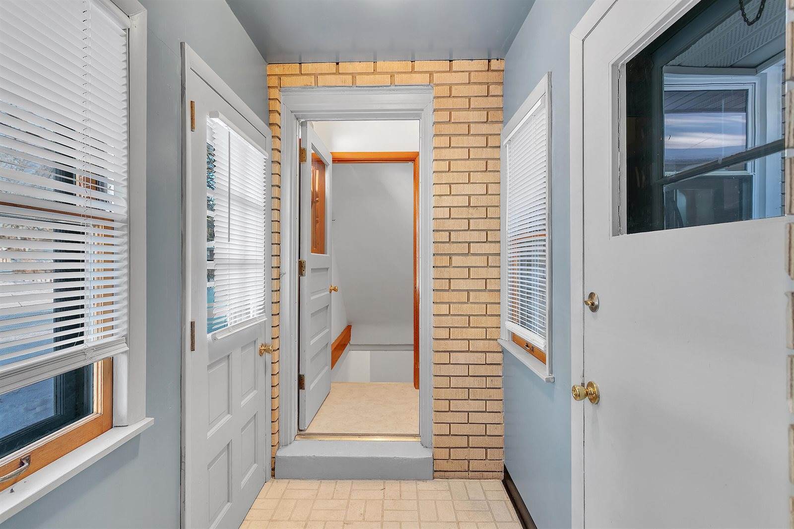 3881 East Obrien Rd, Oak Creek, WI 53154