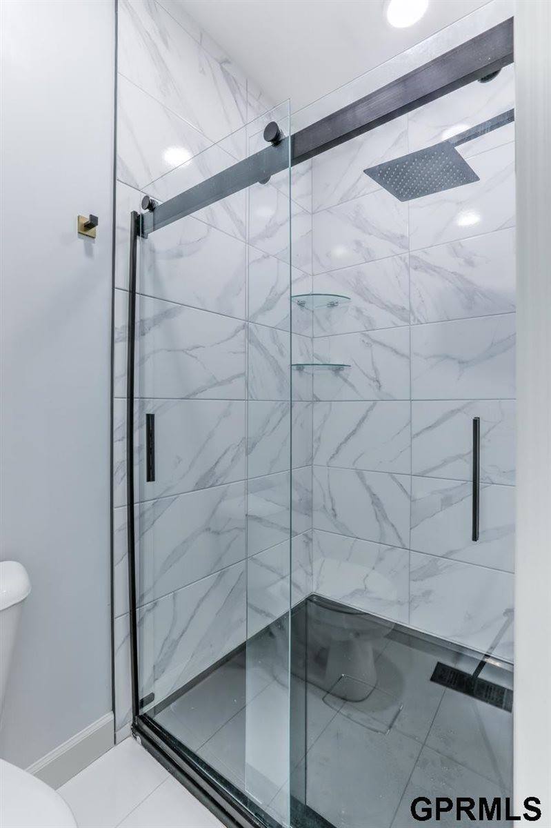 905 Wicklow Road, Papillion, NE 68046