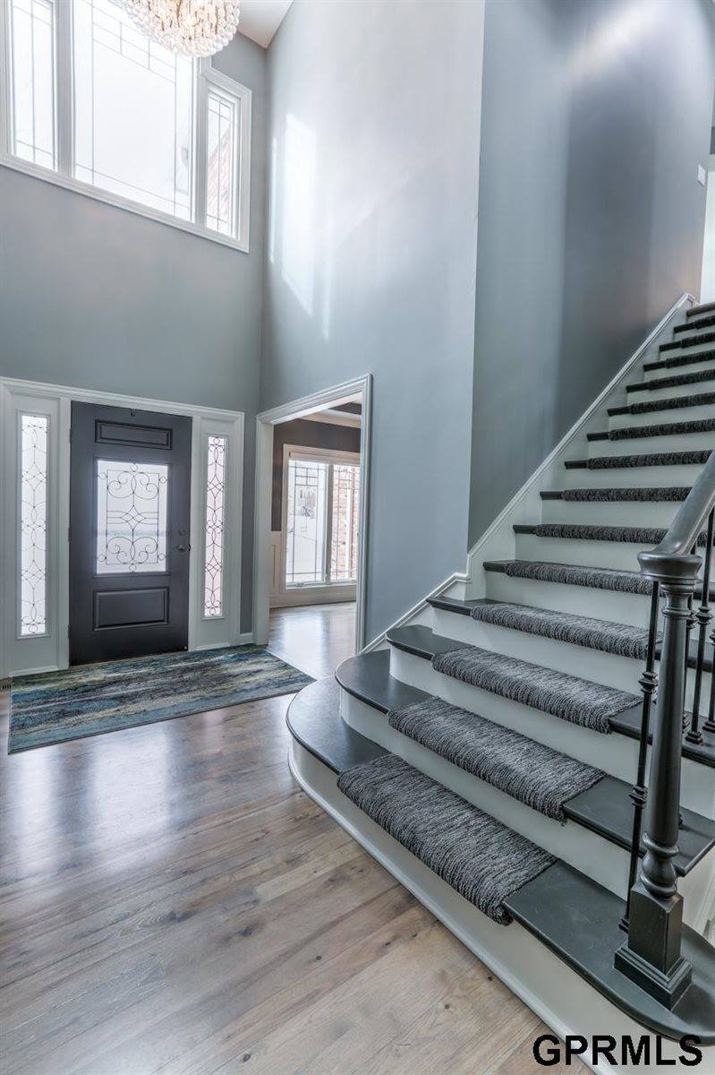 905 Wicklow Road, Papillion, NE 68046