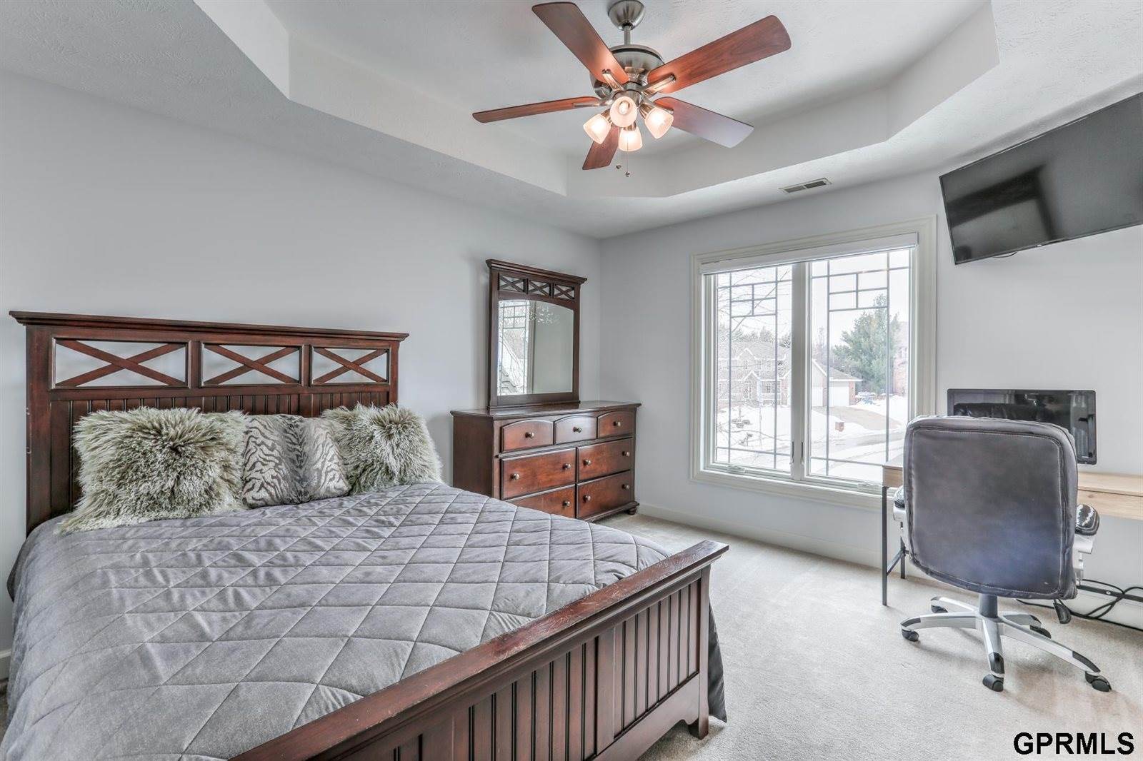 905 Wicklow Road, Papillion, NE 68046