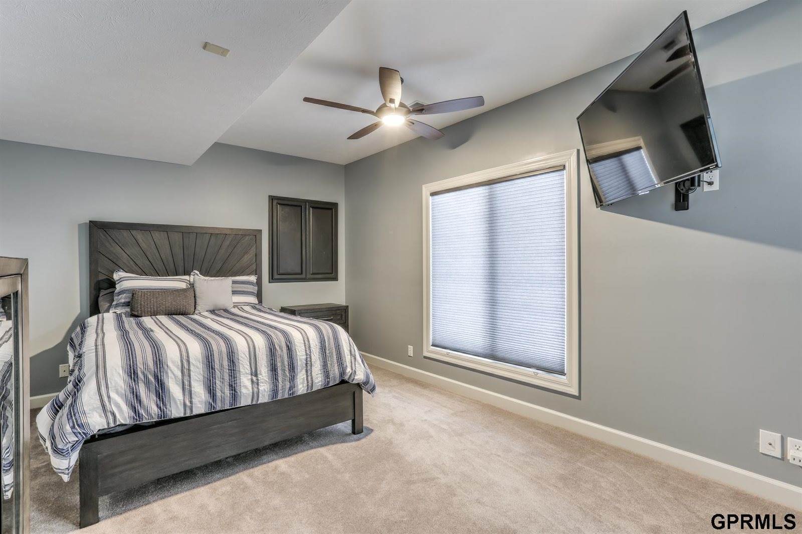 905 Wicklow Road, Papillion, NE 68046