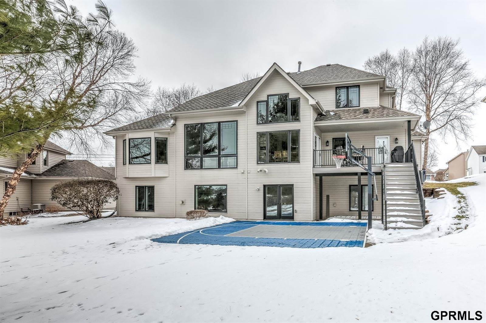 905 Wicklow Road, Papillion, NE 68046