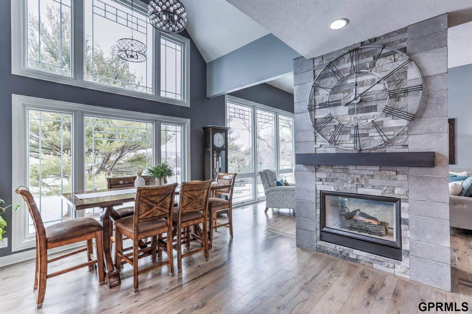 905 Wicklow Road, Papillion, NE 68046