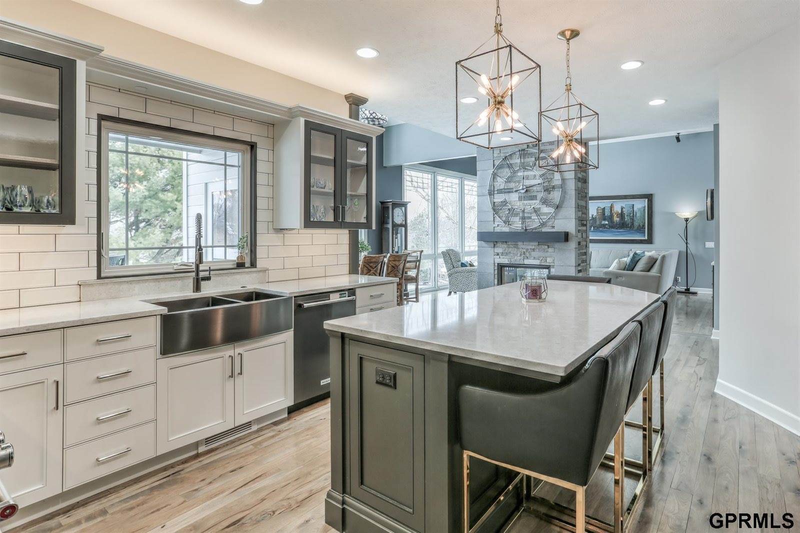 905 Wicklow Road, Papillion, NE 68046