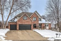 905 Wicklow Road, Papillion, NE 68046