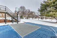 905 Wicklow Road, Papillion, NE 68046