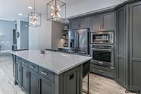 905 Wicklow Road, Papillion, NE 68046