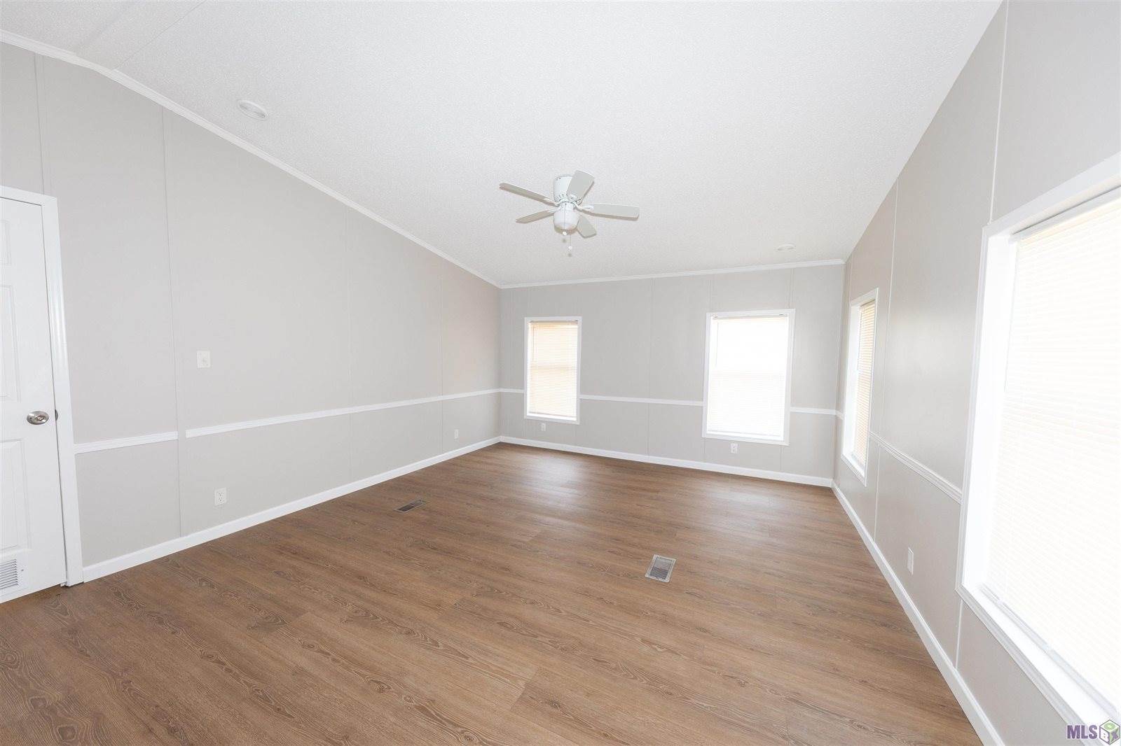 17660 Bay Paul Rd, Livingston, LA 70754