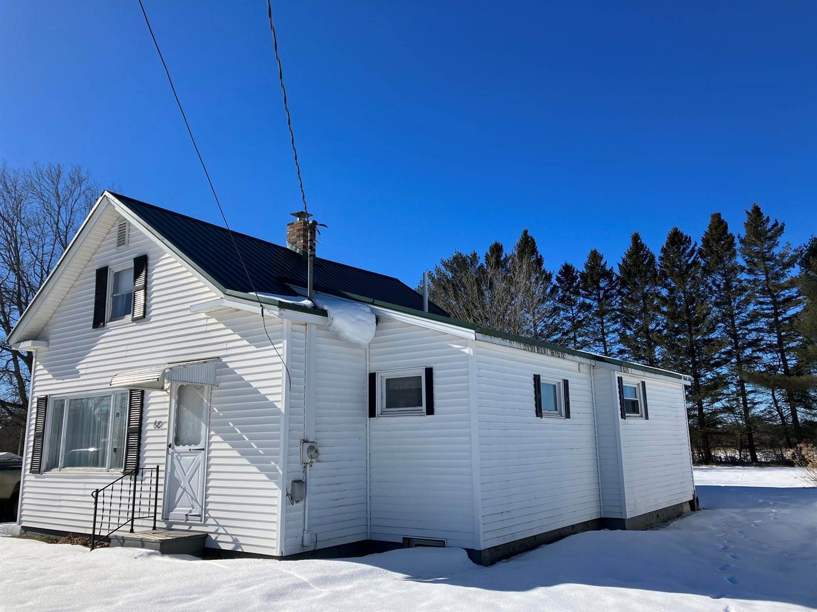 68 Dexter Road, Corinna, ME 04928