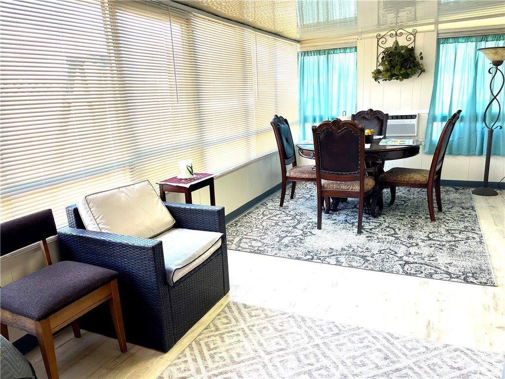 1260 Amberwood Drive, Hemet, CA 92543