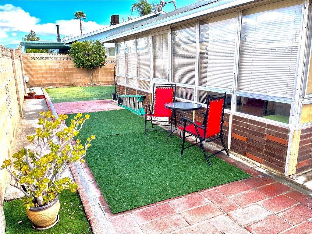 1260 Amberwood Drive, Hemet, CA 92543