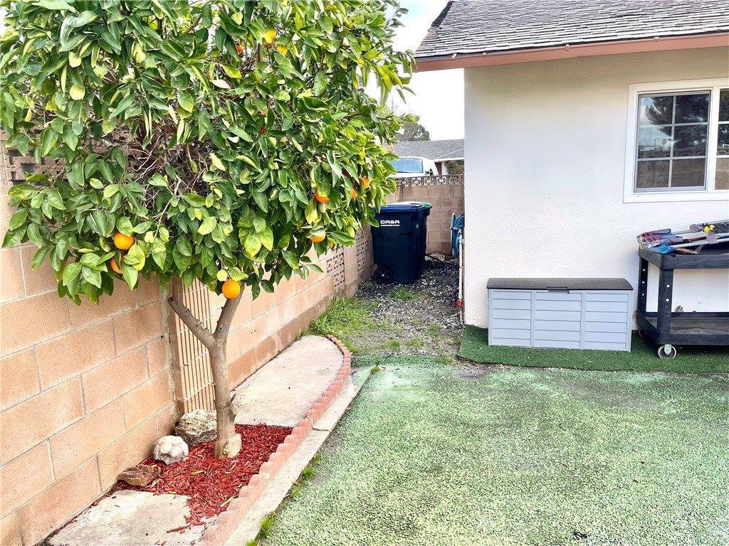 1260 Amberwood Drive, Hemet, CA 92543