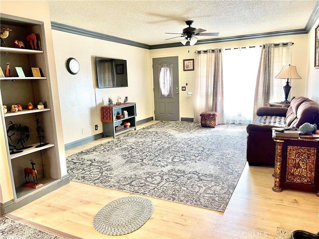 1260 Amberwood Drive, Hemet, CA 92543