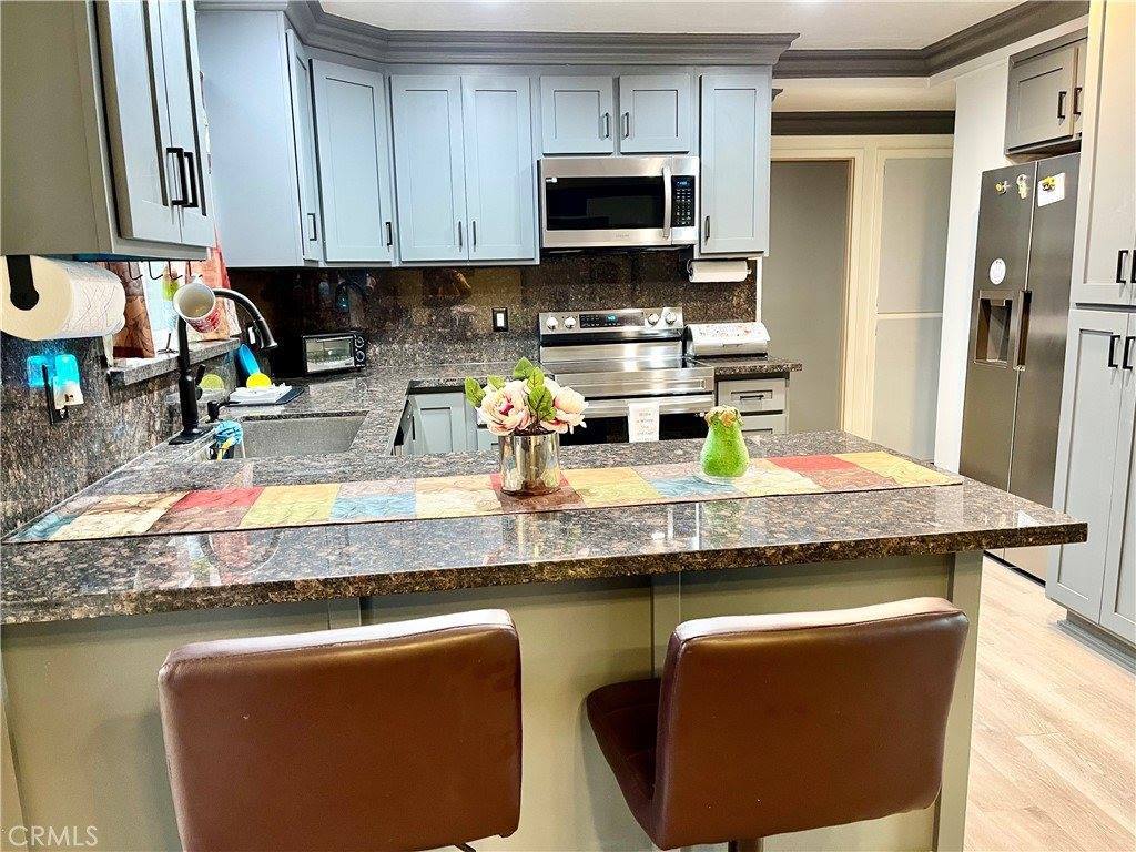 1260 Amberwood Drive, Hemet, CA 92543