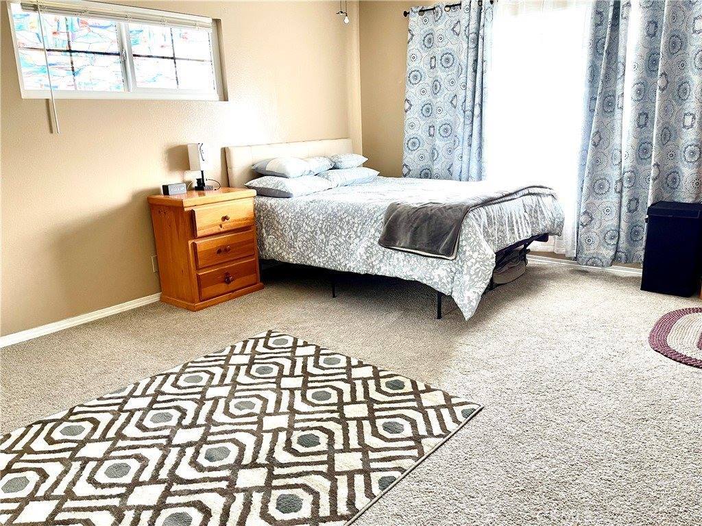 1260 Amberwood Drive, Hemet, CA 92543