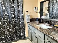 1260 Amberwood Drive, Hemet, CA 92543