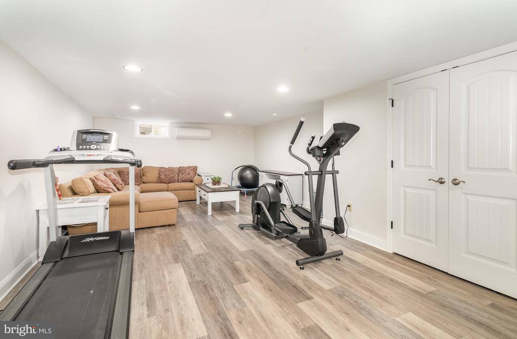 702 Robert Street, Mechanicsburg, PA 17055