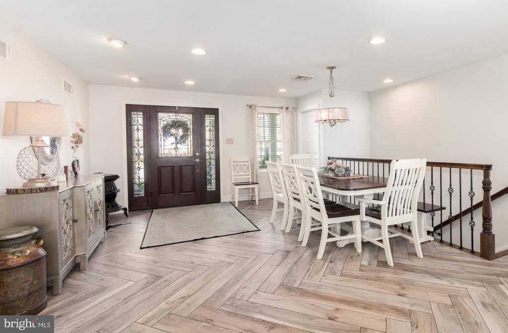 702 Robert Street, Mechanicsburg, PA 17055