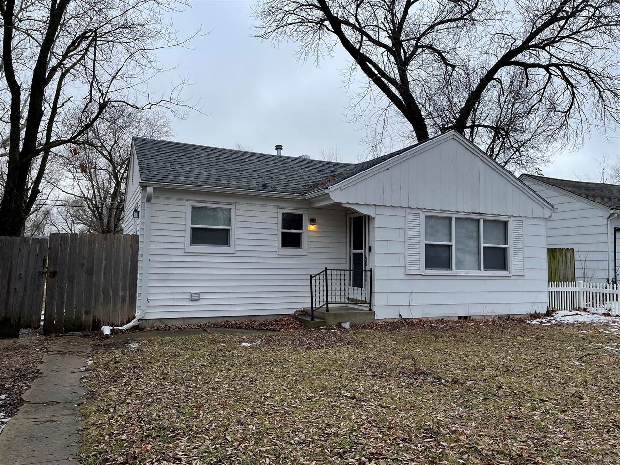 2333 SW Moundview, Topeka, KS 66614