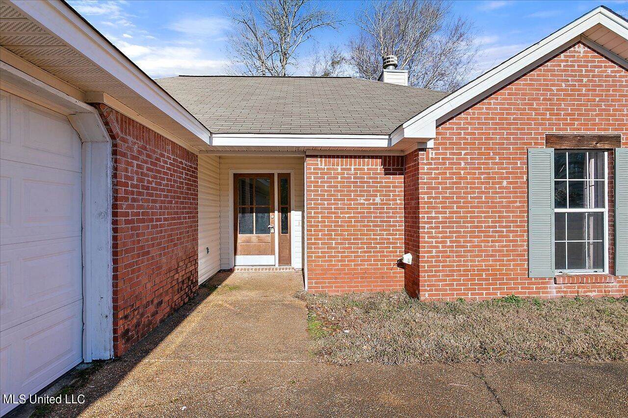 653 Post Oak Place, Pearl, MS 39208