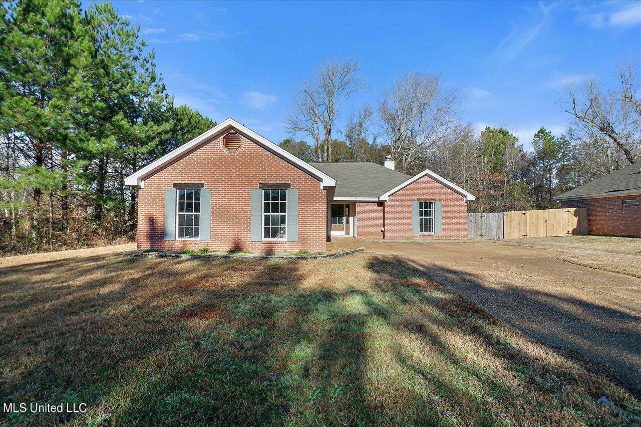 653 Post Oak Place, Pearl, MS 39208