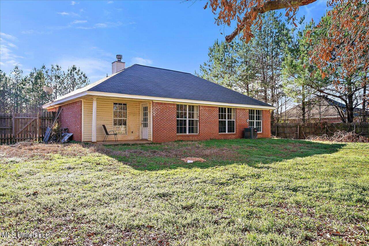 653 Post Oak Place, Pearl, MS 39208