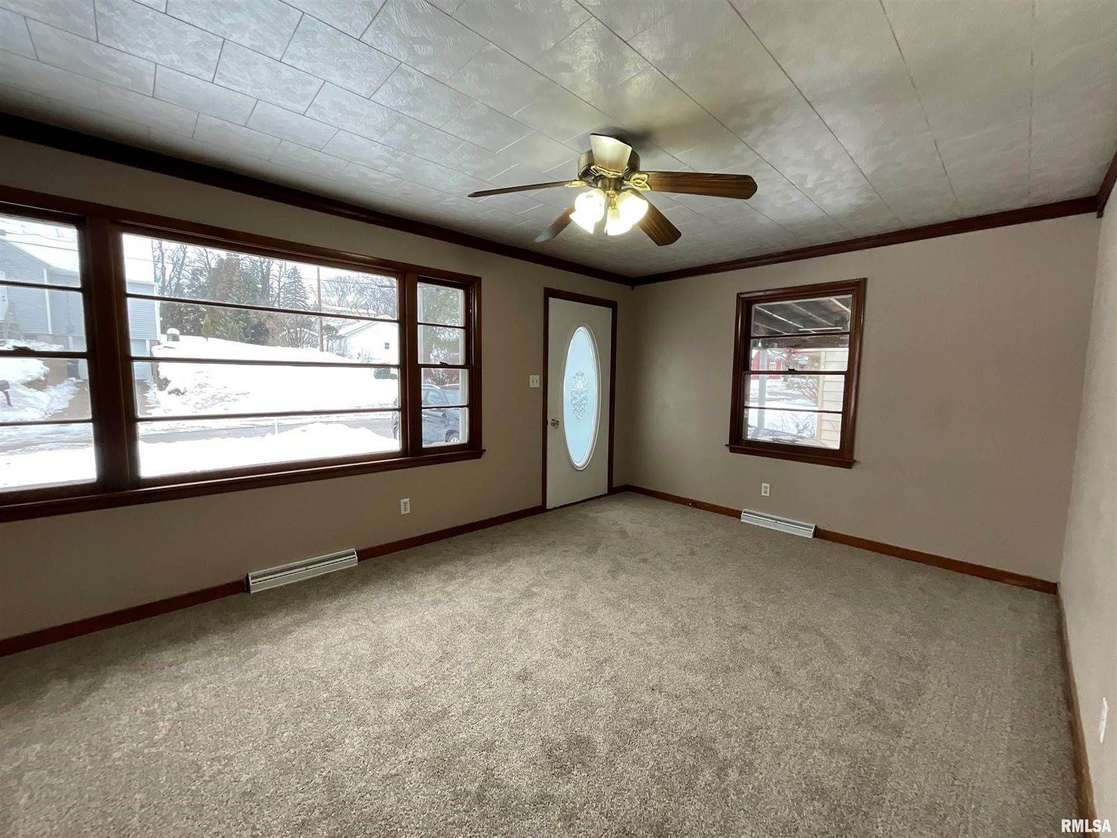 1363 Florence Avenue, Clinton, IA 52732