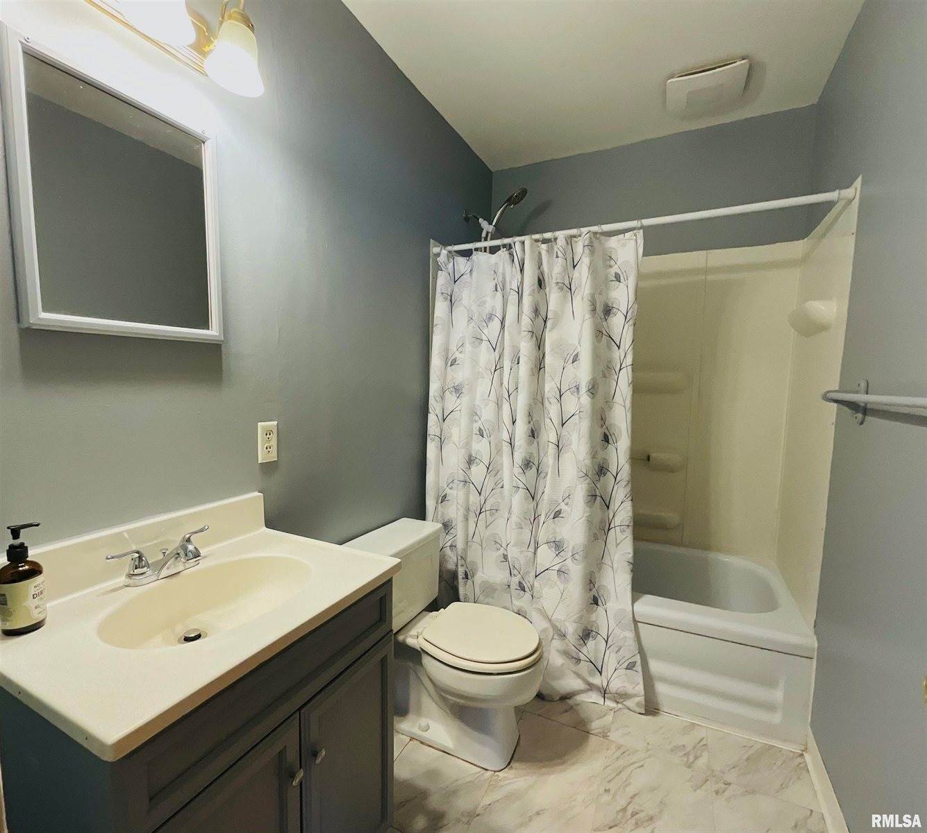 1363 Florence Avenue, Clinton, IA 52732