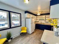 1363 Florence Avenue, Clinton, IA 52732