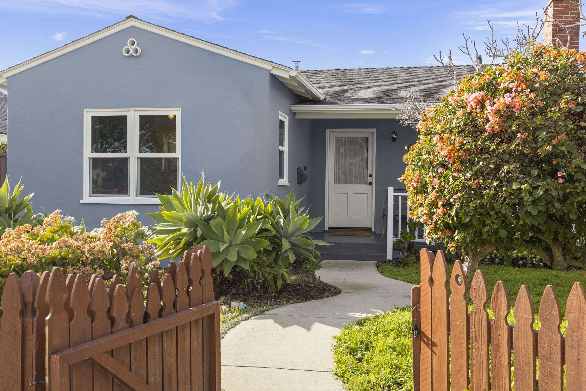 153 San Clemente Street, Ventura, CA 93001