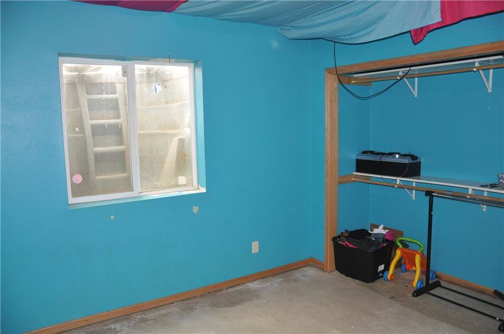 907 E Broadway Street, Blair, WI 54616