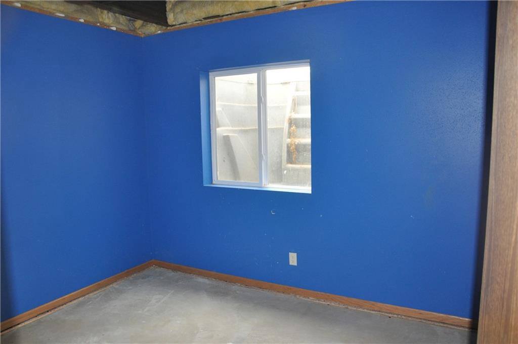 907 E Broadway Street, Blair, WI 54616