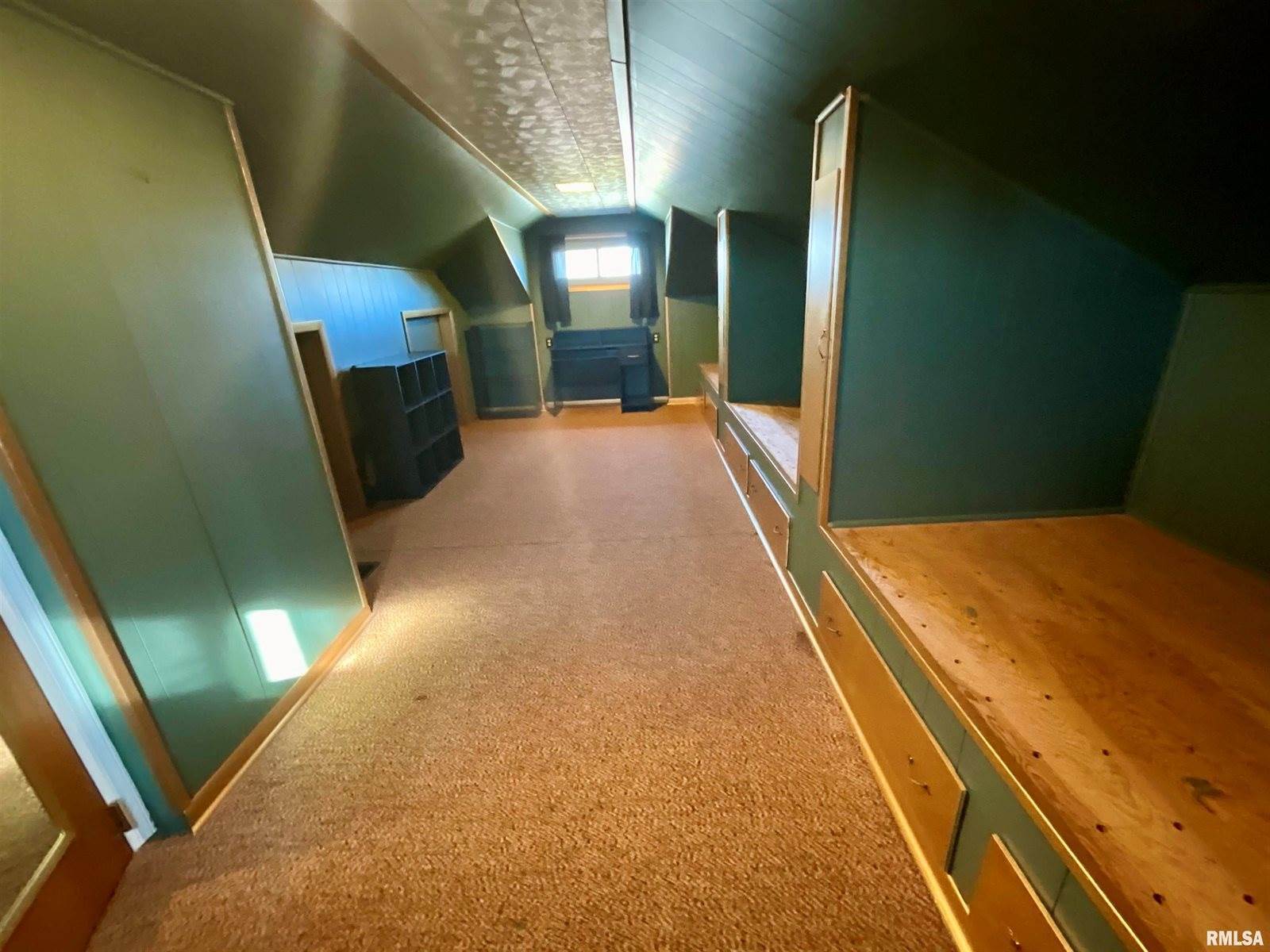 701 1ST Street, Colona, IL 61241