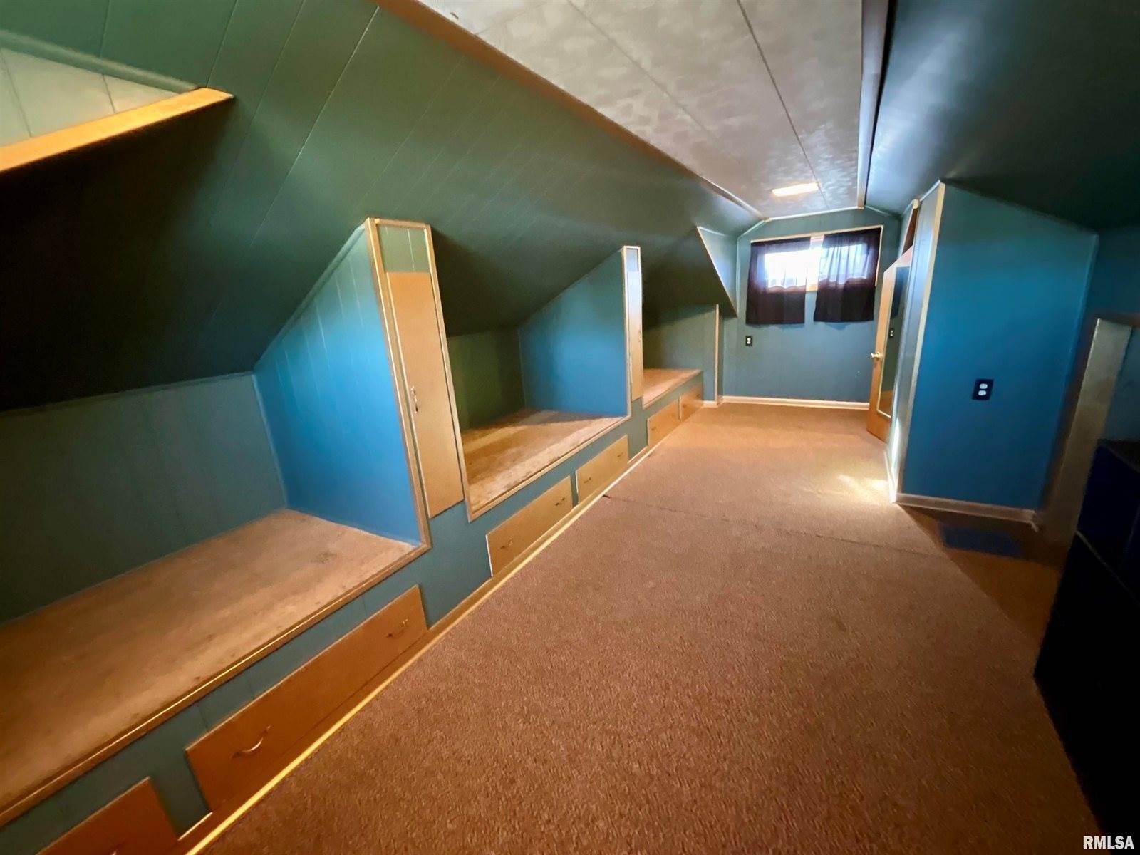 701 1ST Street, Colona, IL 61241