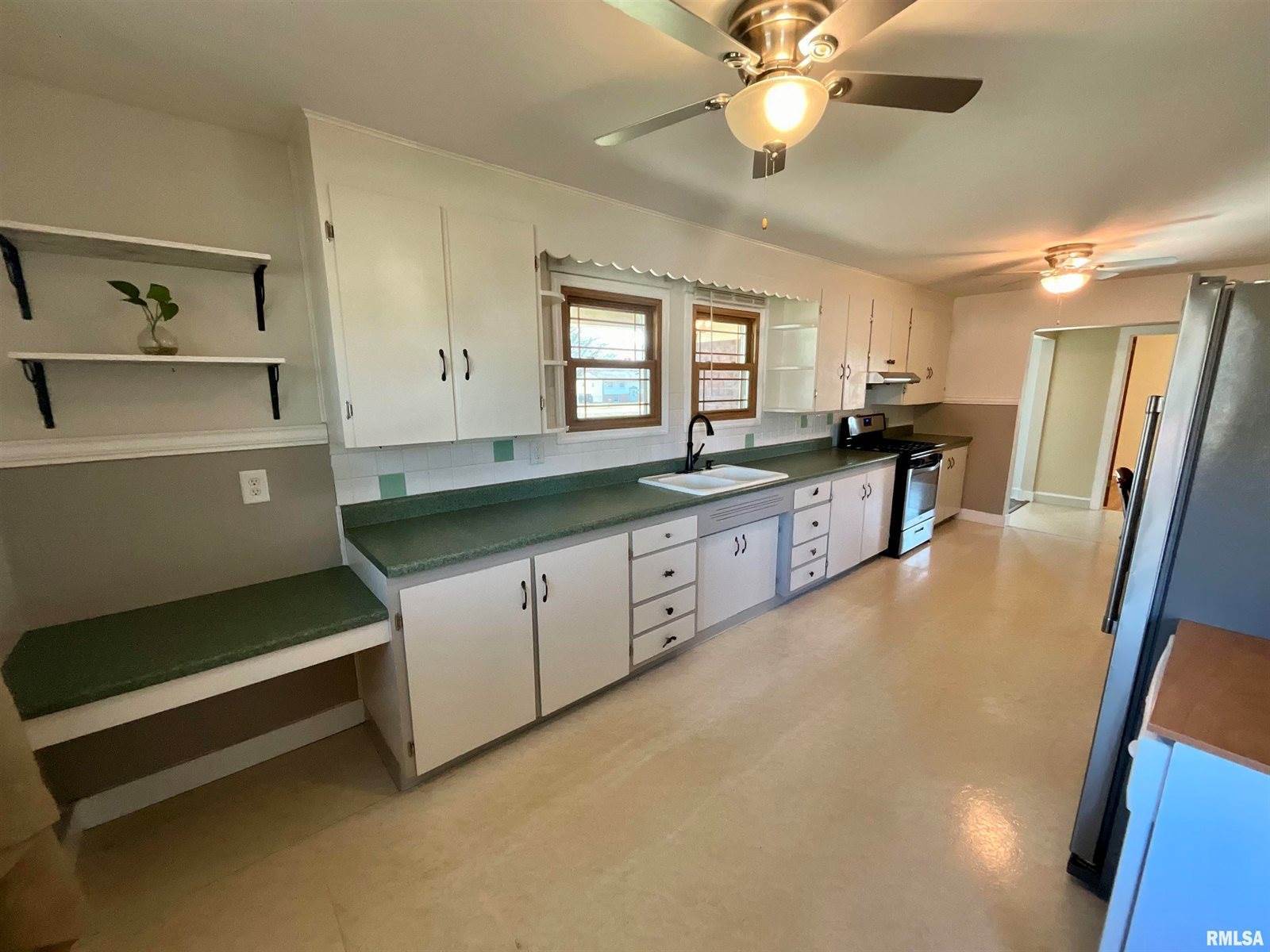 701 1ST Street, Colona, IL 61241