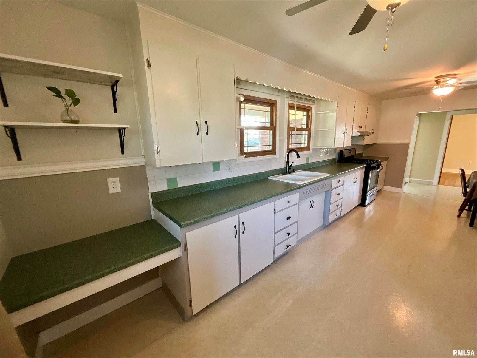 701 1ST Street, Colona, IL 61241