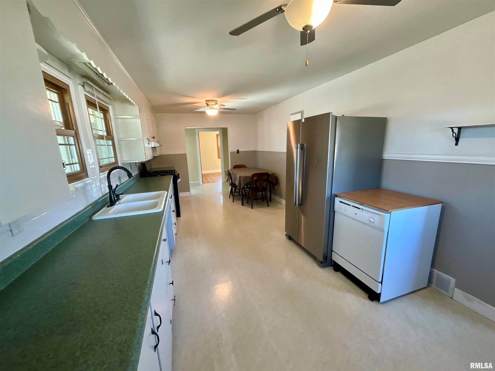 701 1ST Street, Colona, IL 61241