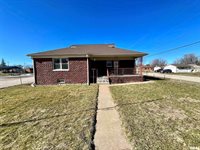 701 1ST Street, Colona, IL 61241