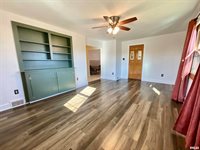 701 1ST Street, Colona, IL 61241